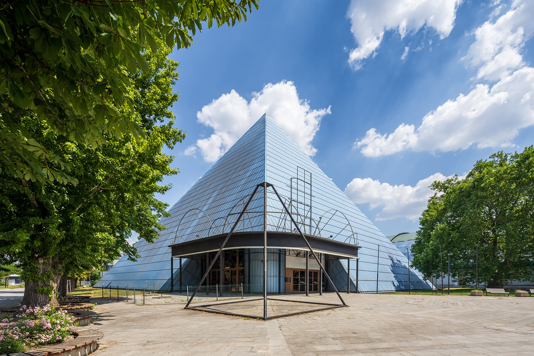 07298-Pyramida-JiriSebek-www (1)